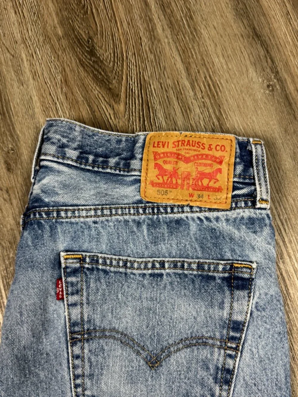Levis 505 Mens Regular Fit Straight Leg Light Wash Blue Denim Jeans 34W x 32L